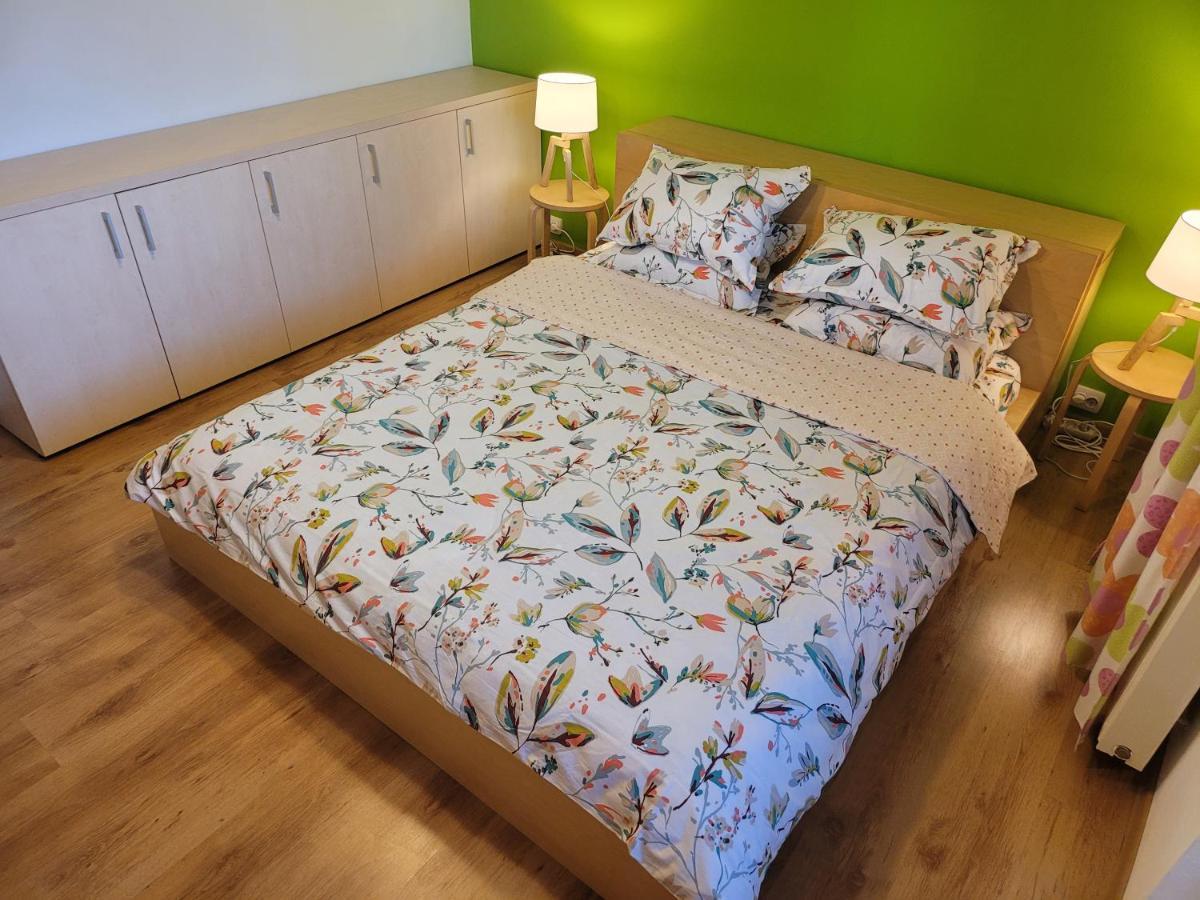 Family Friendly With Kids Room, Quiet And Peaceful بوخارست المظهر الخارجي الصورة